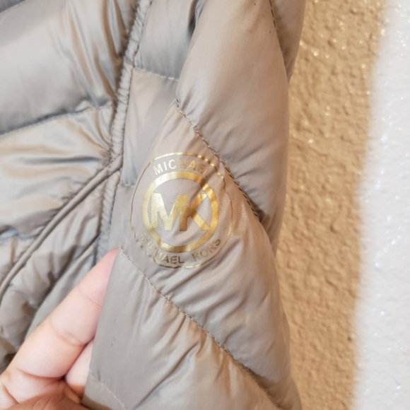 Michael kors tan / biege puffer jacket , small - Picture 5 of 10